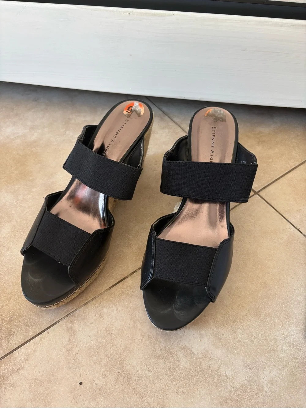 Nine West White and Black Graphic Shoe Box